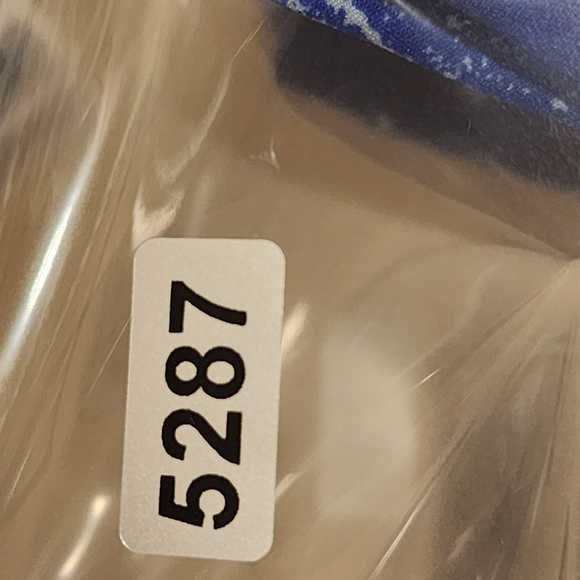 Sport Illustrated Women's High Rise Tummy Control Capri leggings size M - Picture 9 of 9